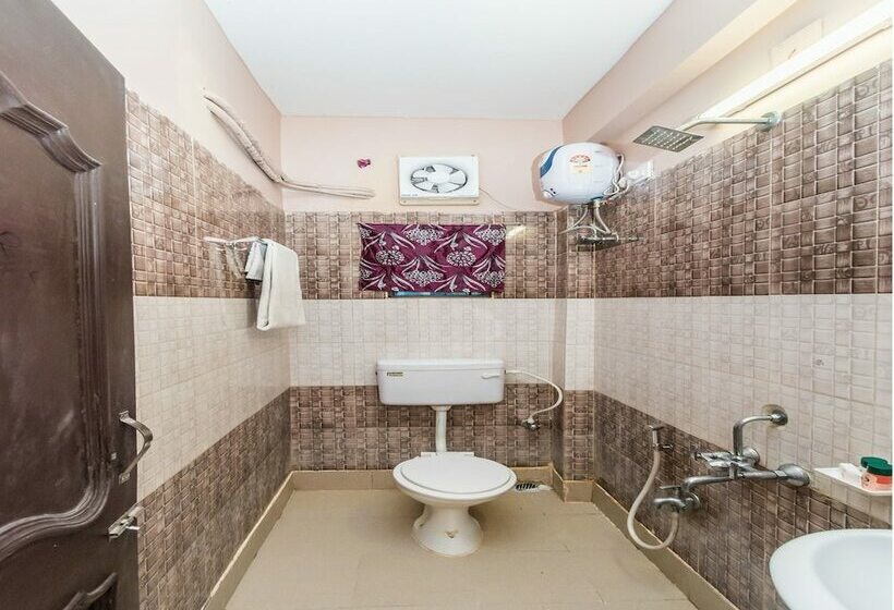 OYO 10398 Hotel Parijayee