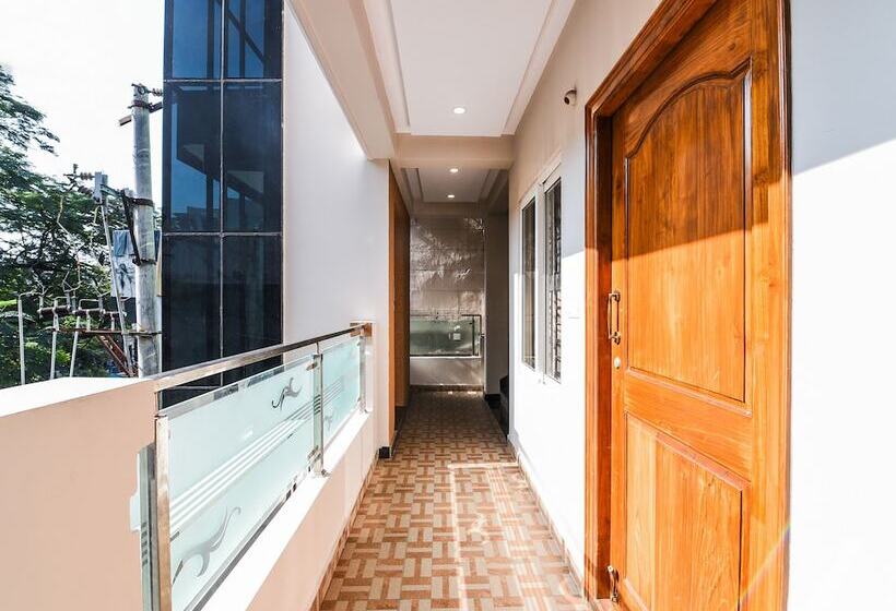 Oyo 26559 Renuka Hotels