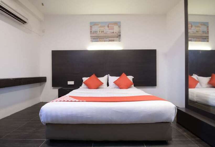 Oyo 906 Happy 92 Hotel Lumut