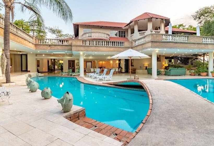 بنسيون Christies At 32 On Russell