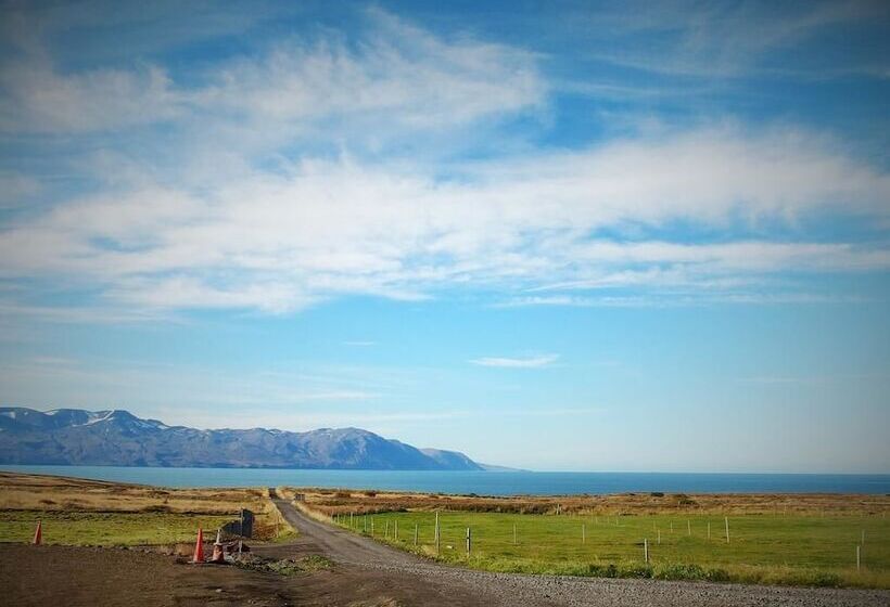 پانسیون Saltvík Farm Guesthouse