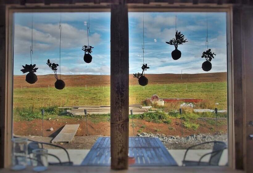 پانسیون Saltvík Farm Guesthouse