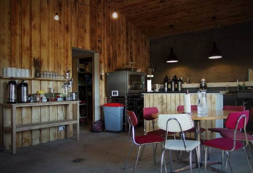 پانسیون Saltvík Farm Guesthouse