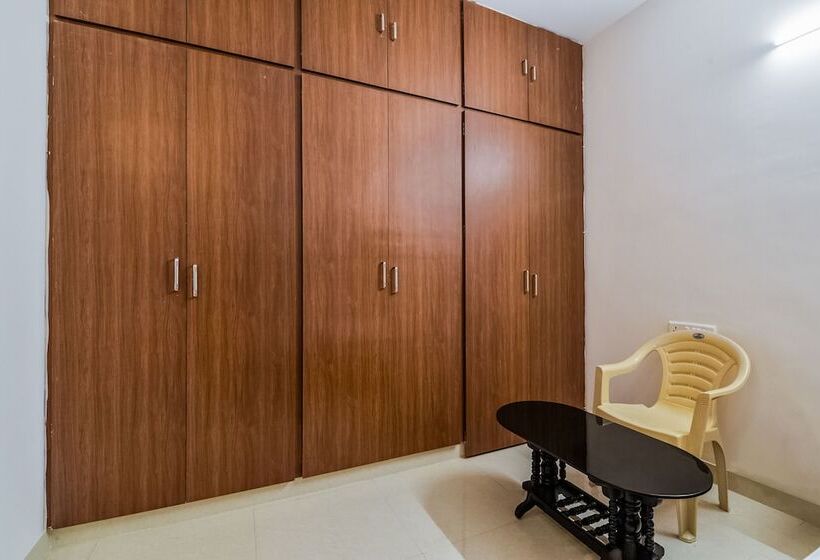 Pramukh Hotels By Oyo Rooms