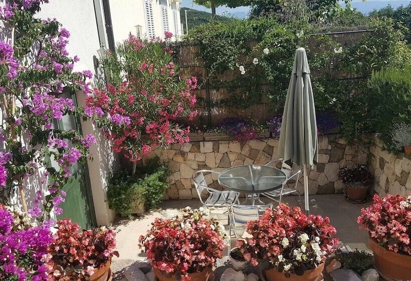 Villa Brumnic Apartments