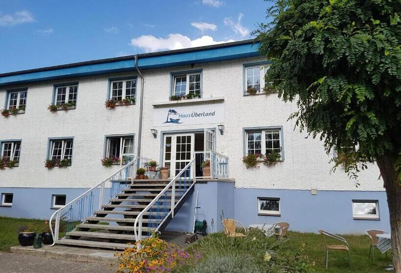 住宿加早餐  Haus überland