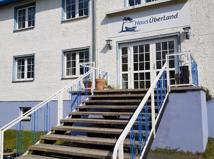 住宿加早餐  Haus überland