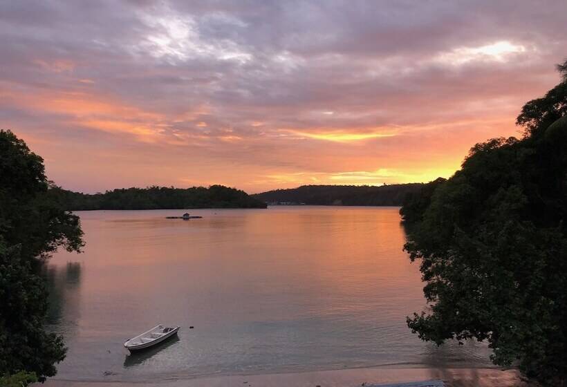 ベッドアンドブレックファースト The Hawk's Nest Resort