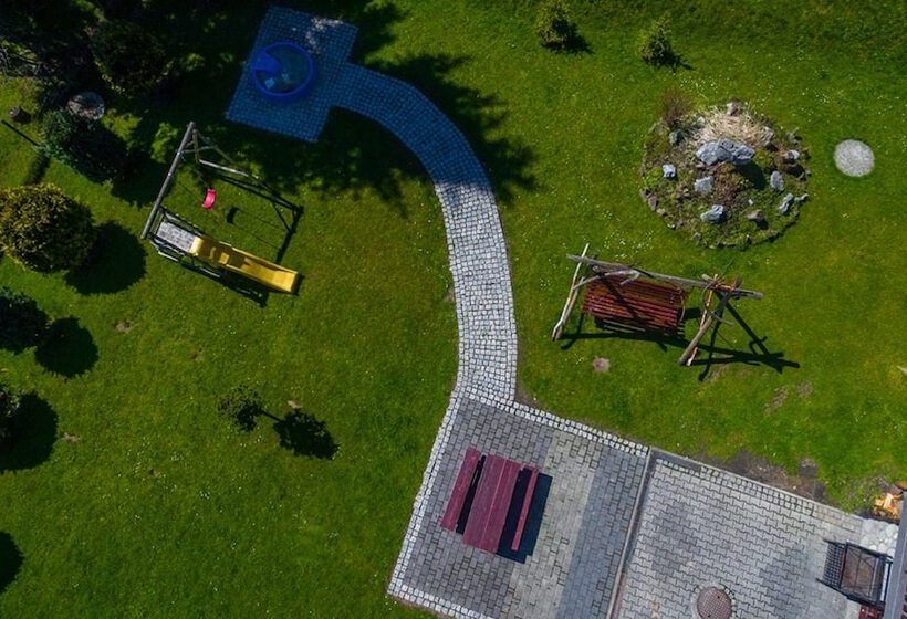 تختخواب و صبحانه Willa U Zwijacza