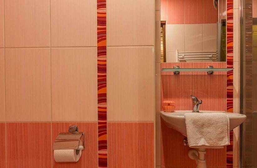 تختخواب و صبحانه Willa U Zwijacza