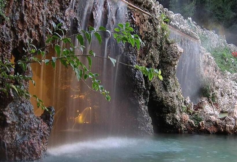 여관 Borgo Romantico Relais