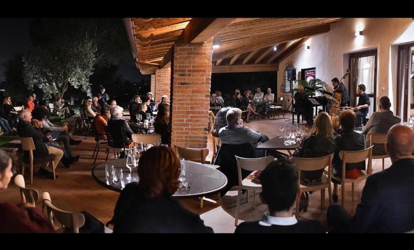 여관 Borgo Romantico Relais