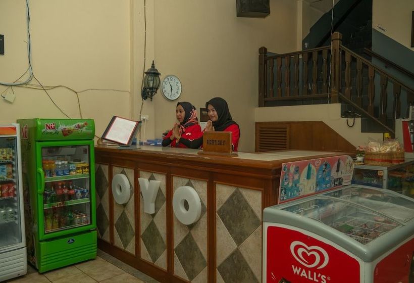 בית מלון כפרי Bukit Berahu Resort By Oyo