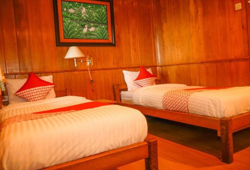 בית מלון כפרי Bukit Berahu Resort By Oyo