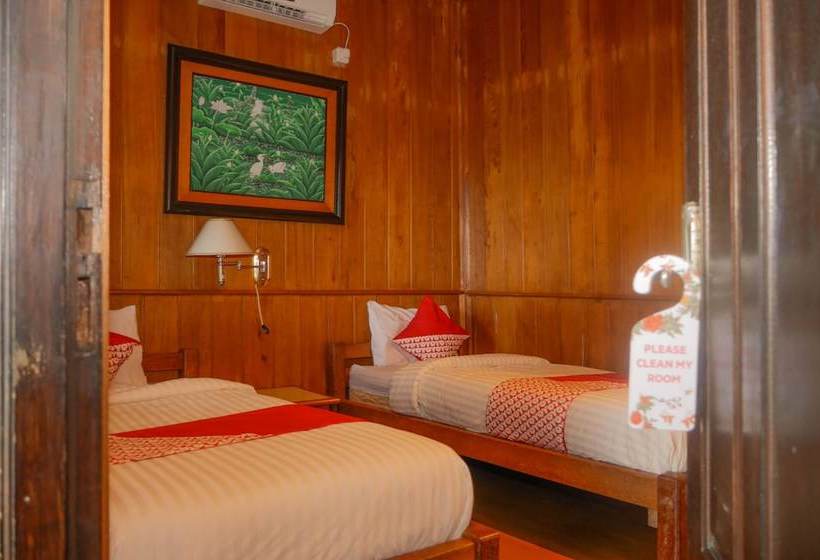 בית מלון כפרי Bukit Berahu Resort By Oyo