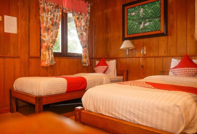 בית מלון כפרי Bukit Berahu Resort By Oyo