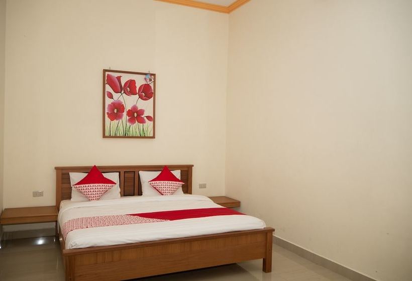 בית מלון כפרי Bukit Berahu Resort By Oyo