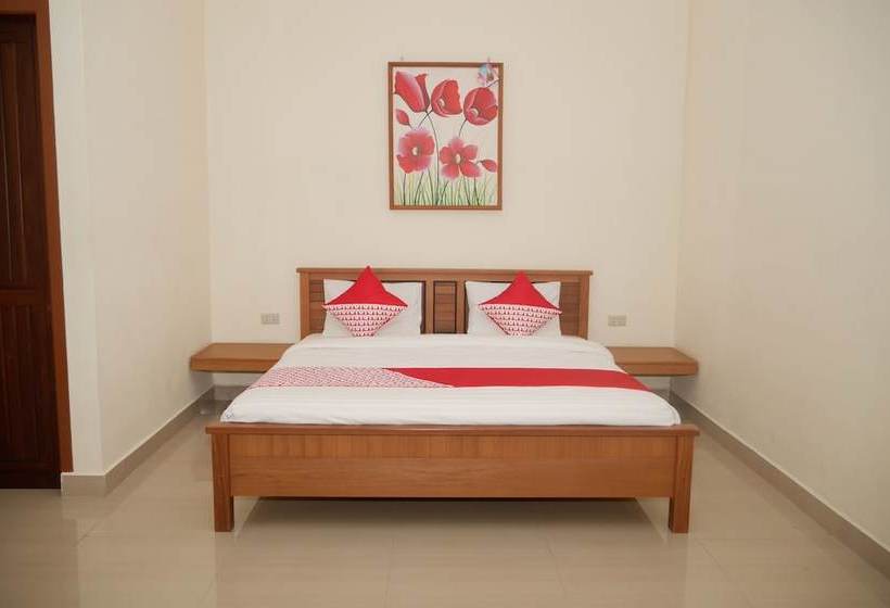 בית מלון כפרי Bukit Berahu Resort By Oyo