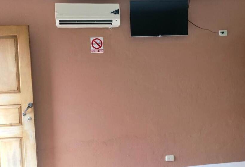 فندق Cabinas El Tropico