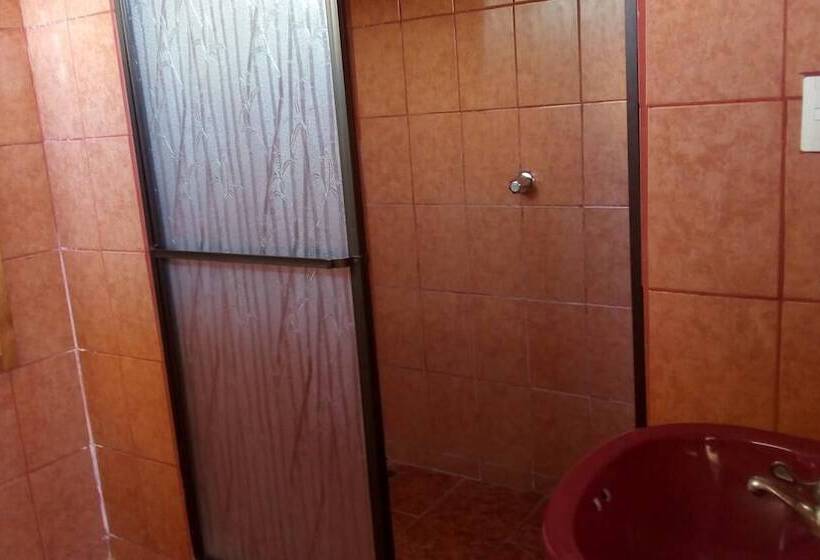 فندق Cabinas El Tropico