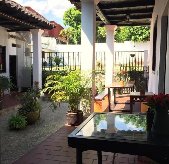 בית מלון כפרי Casa Lobe