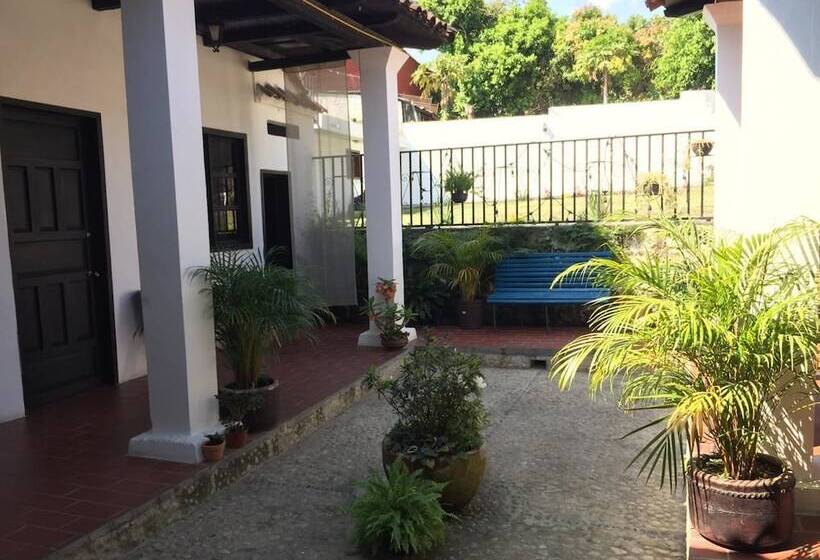 בית מלון כפרי Casa Lobe