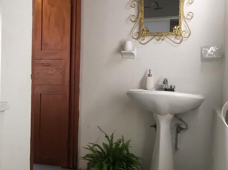 בית מלון כפרי Casa Lobe