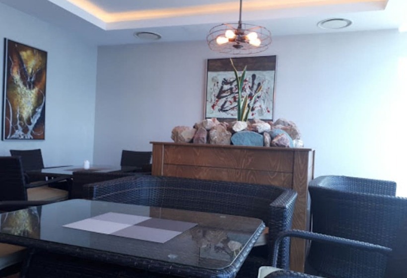 هتل Dar El Aaz Jijel