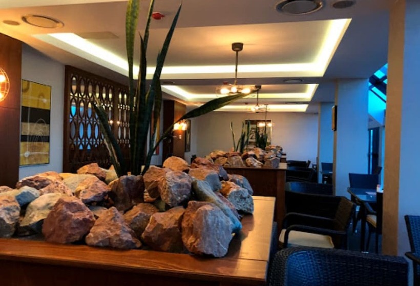 هتل Dar El Aaz Jijel