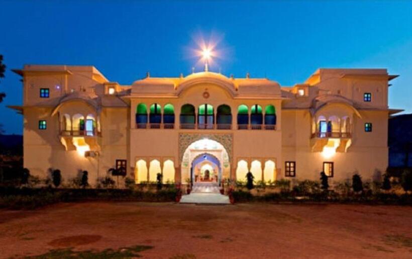 Dhulagarh Heritage Palace Hotel Near Jaipur