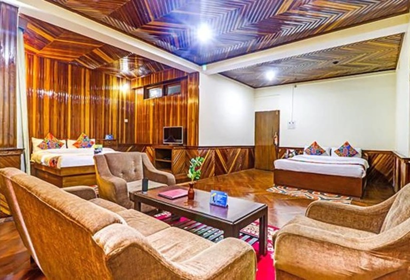 Fabhotel Oak Ridge Retreat