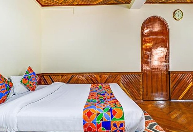 Fabhotel Oak Ridge Retreat