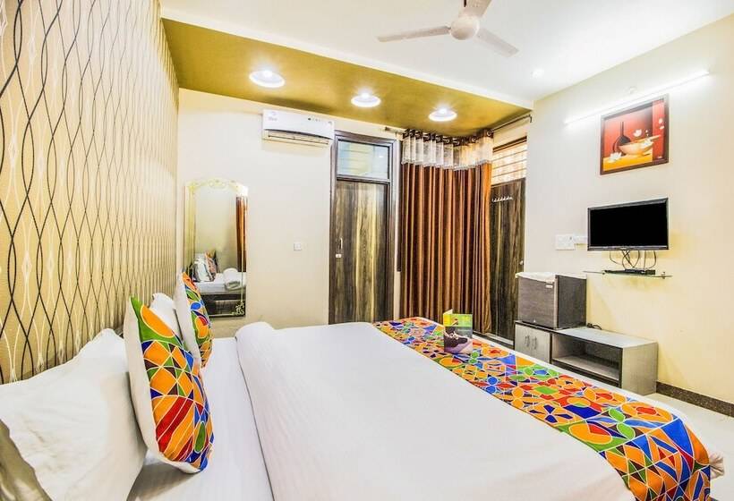 هتل Fabexpress Queen Palace