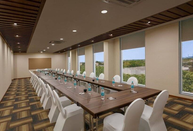 בית מלון כפרי Ginger Sanand