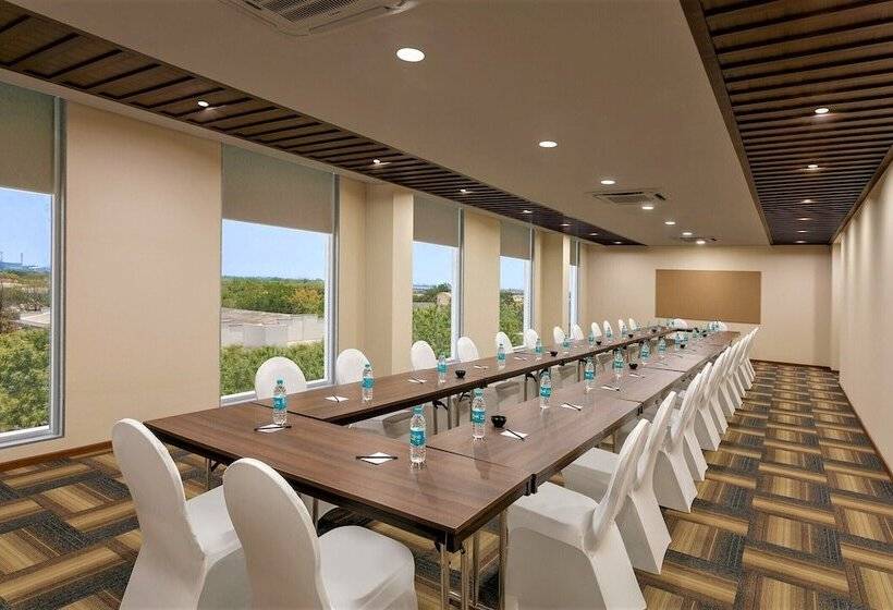 בית מלון כפרי Ginger Sanand