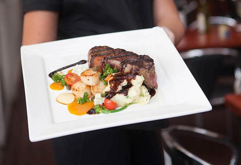 호텔 Jack Duggans Irish Pub