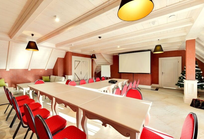 Krupówka Mountain Resort Szczyrk   Widokowy Hotel Z Basenami & Wellness