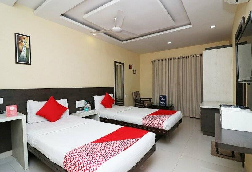 فندق Lotus By Oyo Rooms