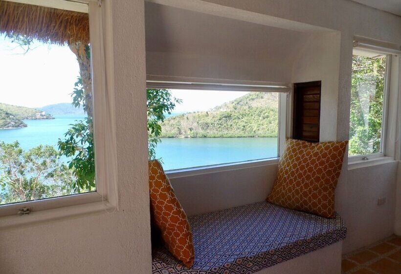 هتل Marina Del Sol Resort & Yacht Club