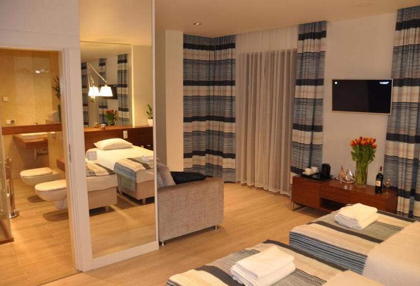 هتل Marina Nawigator