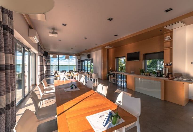 هتل Marina Nawigator