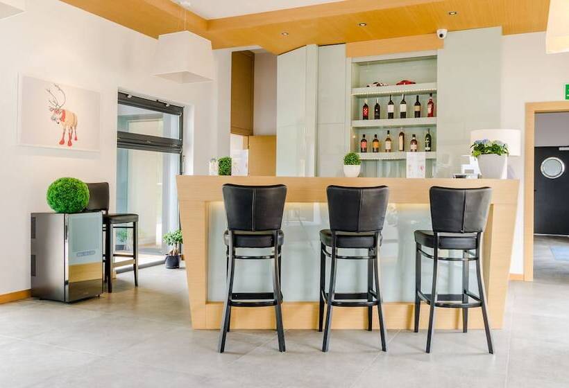 هتل Marina Nawigator