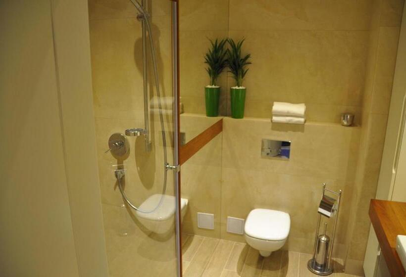 هتل Marina Nawigator