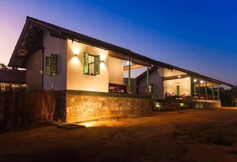 בית מלון כפרי Nil Sisila Beach Resort Yala