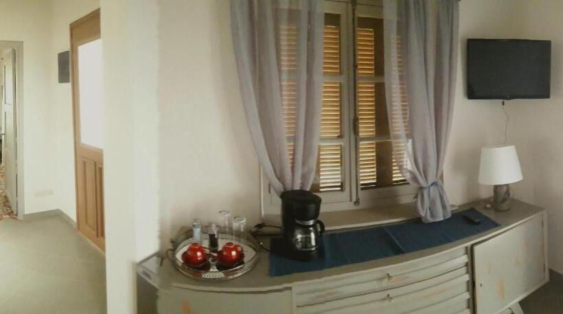 Отель Paradosiako Saratsi   Traditional Guest House