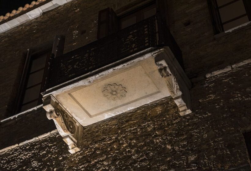 Отель Paradosiako Saratsi   Traditional Guest House