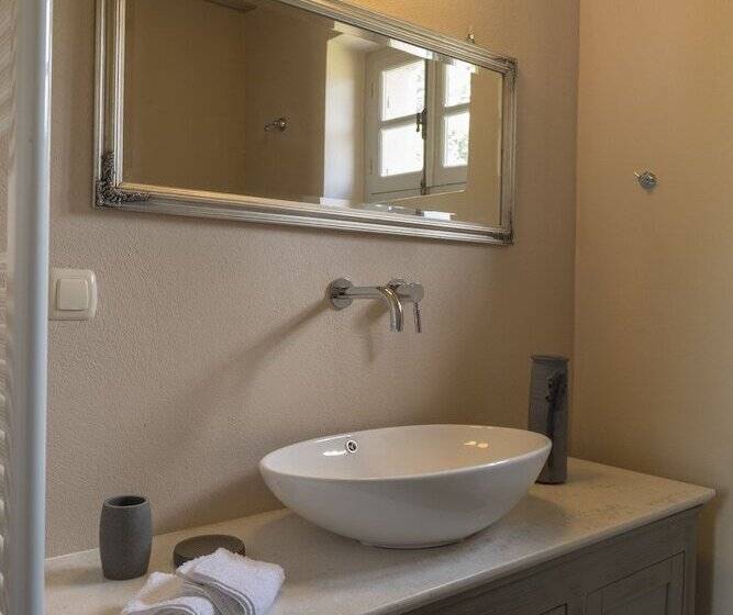 Отель Paradosiako Saratsi   Traditional Guest House