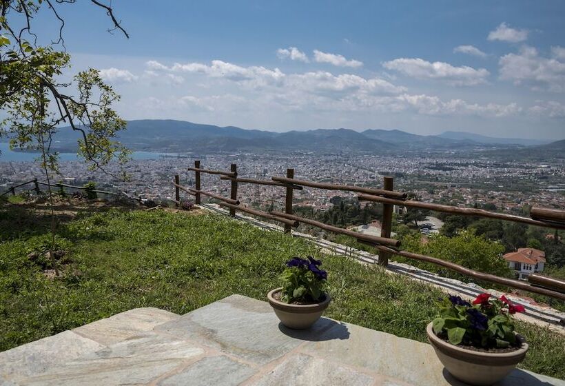 Отель Paradosiako Saratsi   Traditional Guest House