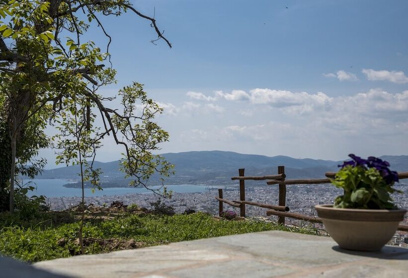 Отель Paradosiako Saratsi   Traditional Guest House