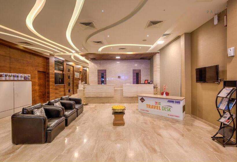 Отель Pioneer Grand Palace